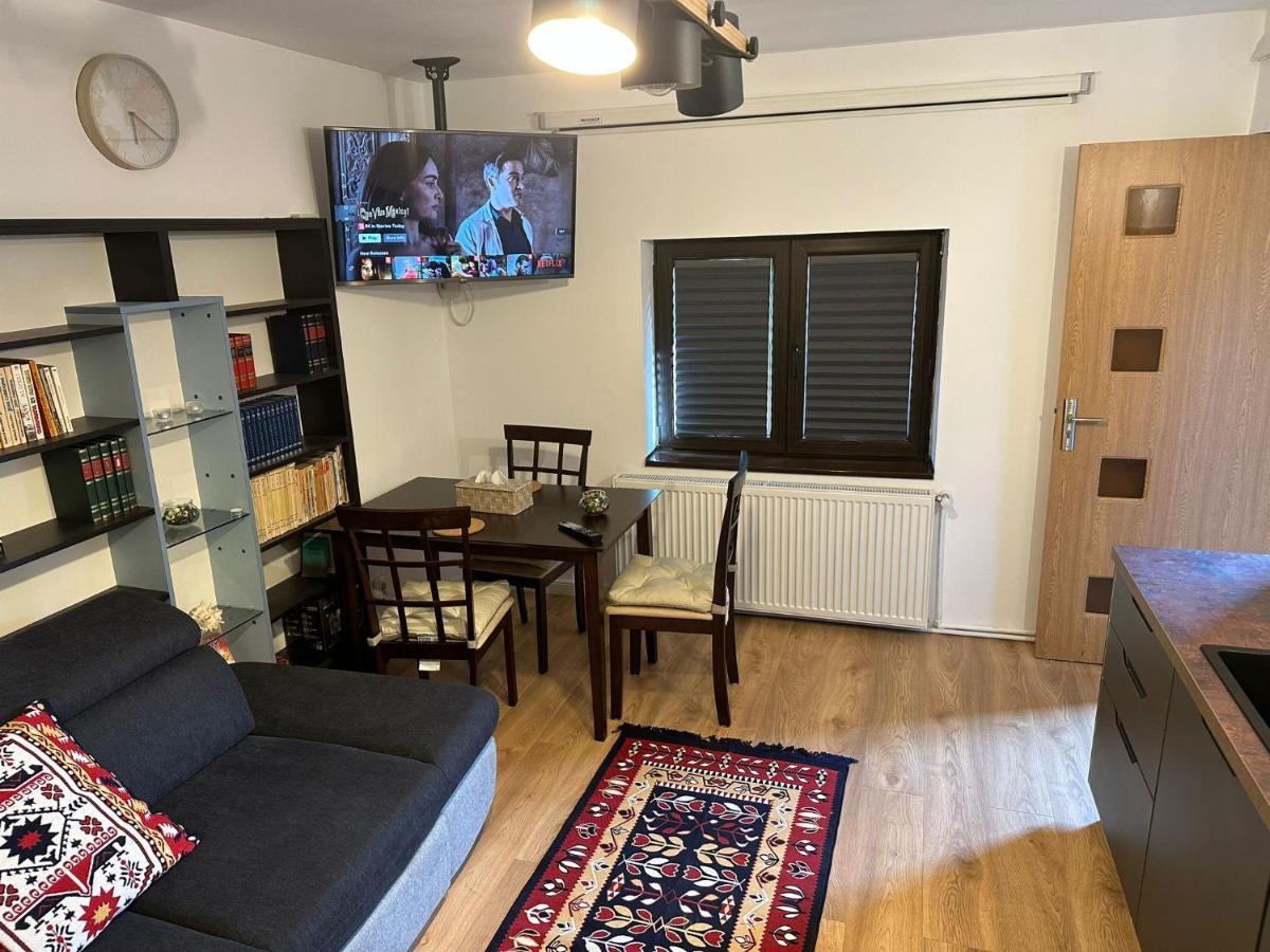 בוקרשט Tiny Traditional House מראה חיצוני תמונה