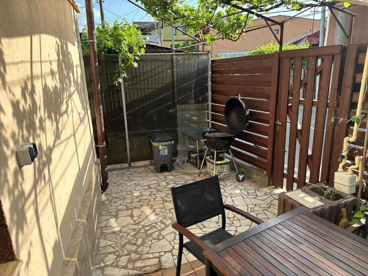 בוקרשט Tiny Traditional House מראה חיצוני תמונה